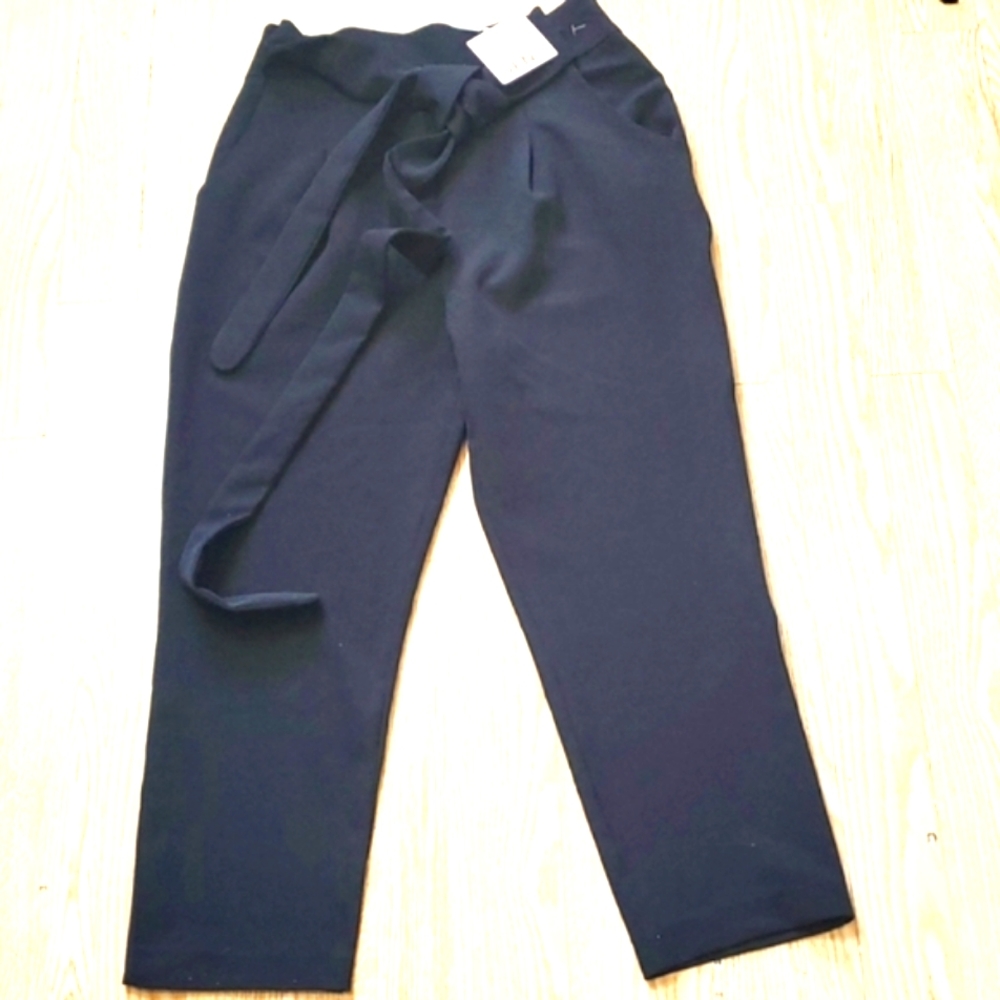 Leyden Pant Black Color Size Medium Bran New Classic and elegant Dress Pants
